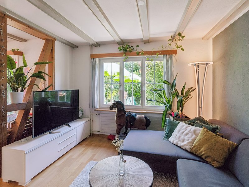 3.5-Zimmer Einfamilienhaus in Hombrechtikon - Wohnbereich