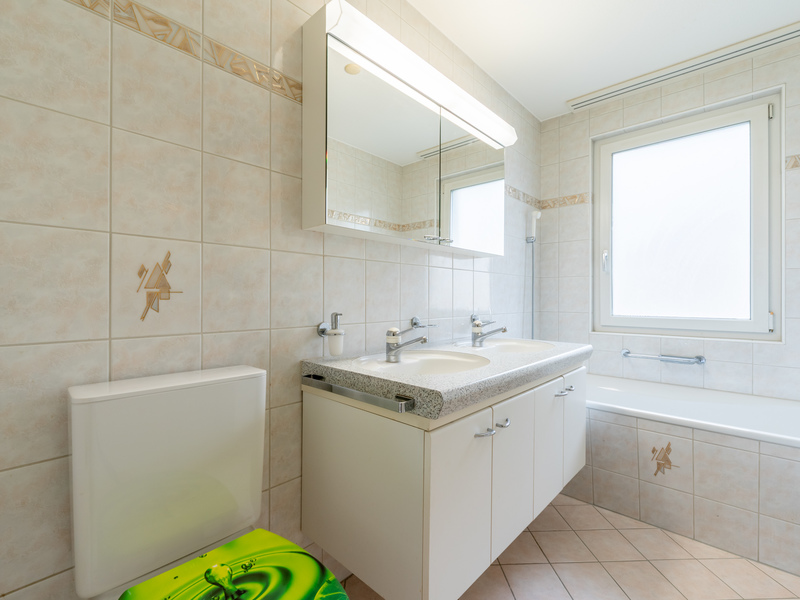 4.5-Zimmer Wohnung in Langendorf - Badezimmer