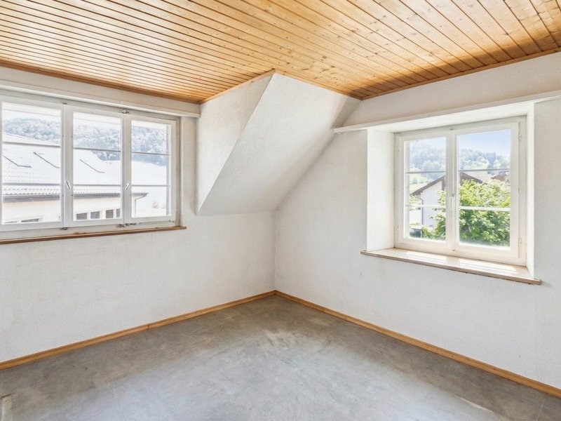 8-Zimmer Einfamilienhaus in Nunningen - Zimmer