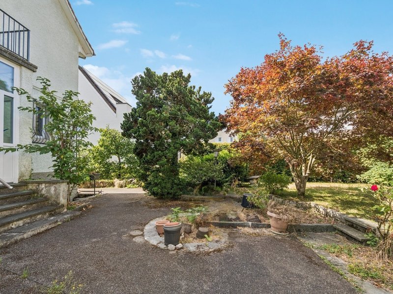 Maison individuelle de 5 pièces à Reinach BL - Surfaces extérieures