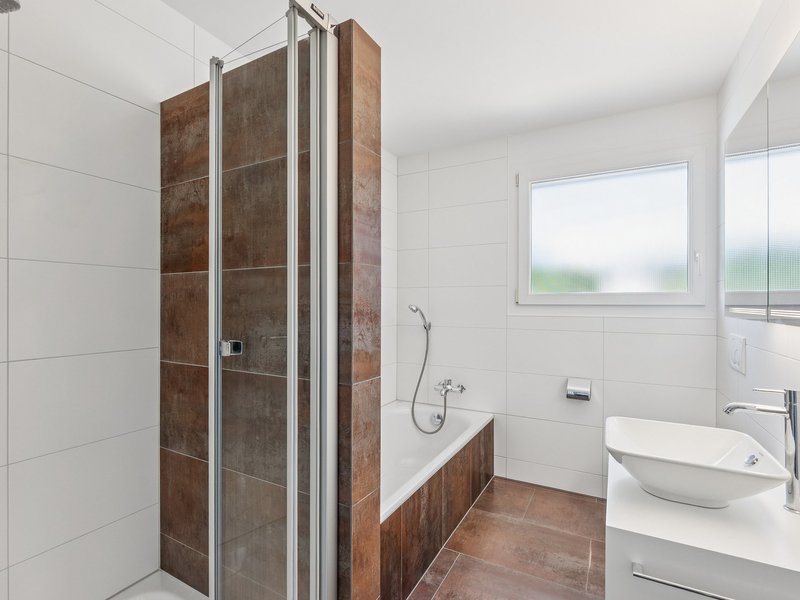 Attico di 3.5 locali a Bassersdorf - Bagno