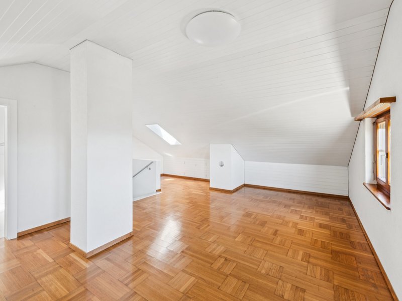 5.5-Zimmer Doppelhaushälfte in Dintikon - Zimmer