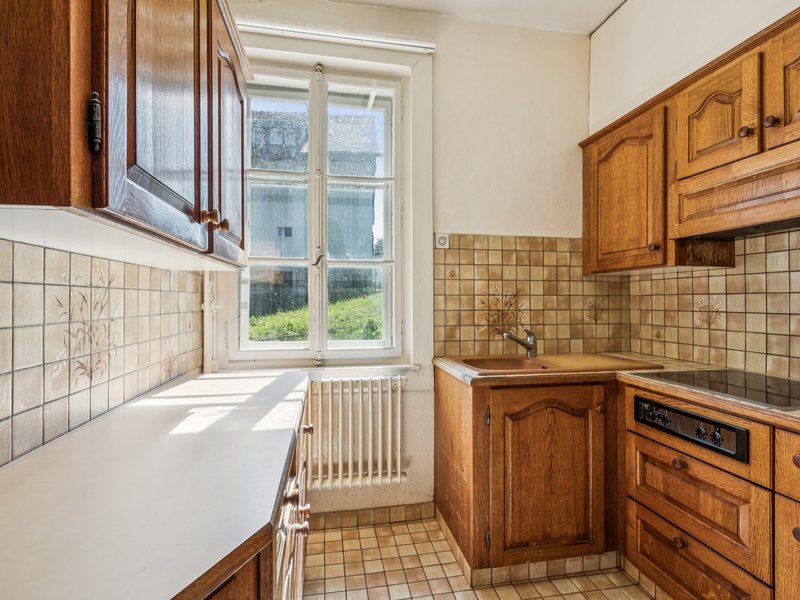 5-Zimmer Einfamilienhaus in Locle - Küche
