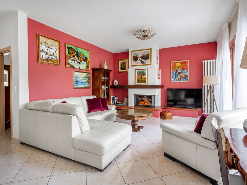 Moitié de maison jumelle de 7 pièces à Caslano - Séjour