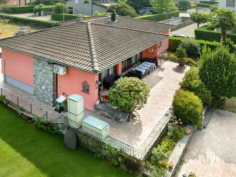 Moitié de maison jumelle de 7 pièces à Caslano - Surfaces extérieures