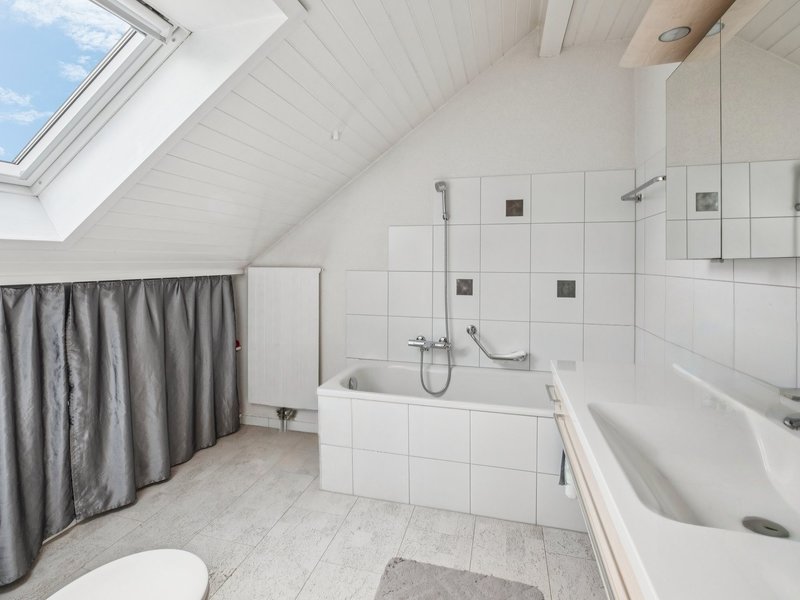 Maison individuelle de 5.5 pièces à Arch - Salle de bain