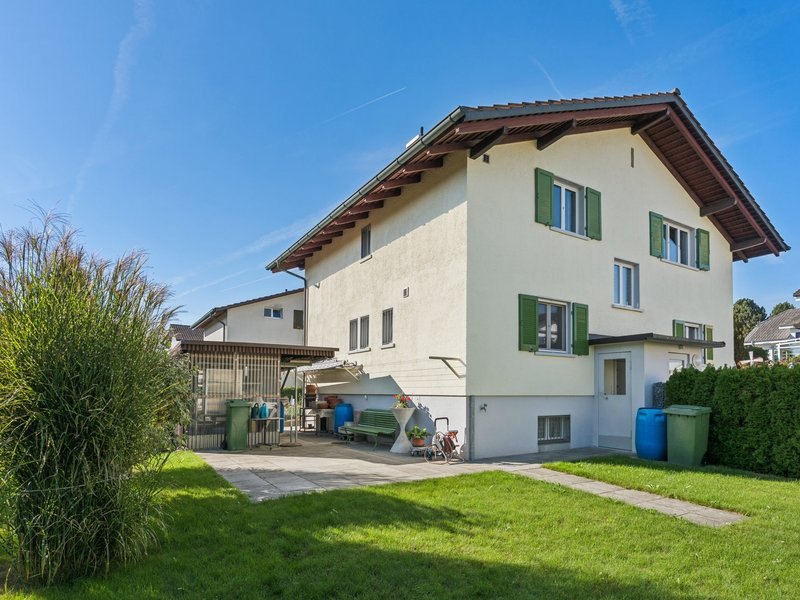 7.5-Zimmer Einfamilienhaus in Rothenburg - Aussenflächen