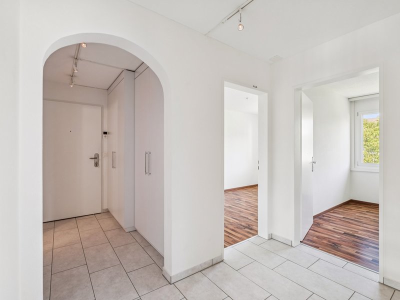 Appartement de 5.5 pièces à Hagendorn - Hall d'entrée