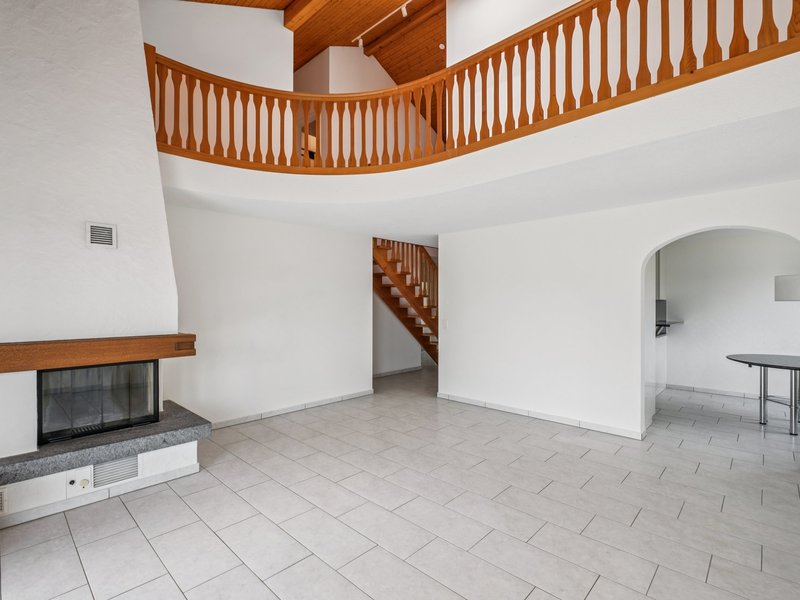 Appartement de 5.5 pièces à Hagendorn - Séjour