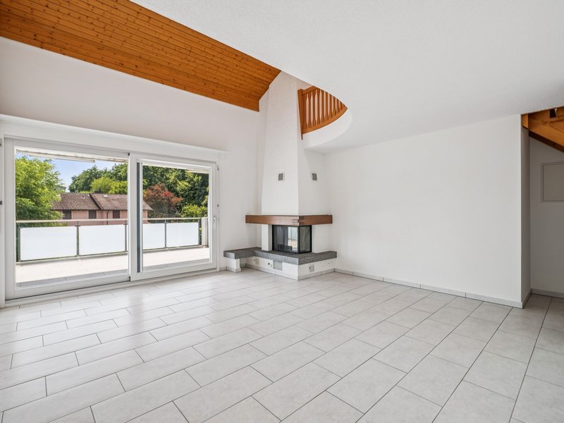 Appartement de 5.5 pièces à Hagendorn - Séjour