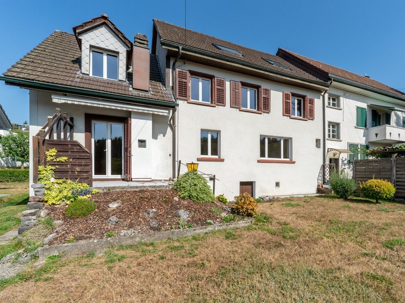 Maison d'angle mitoyenne de 8.5 pièces à Rüttenen - &nbsp;