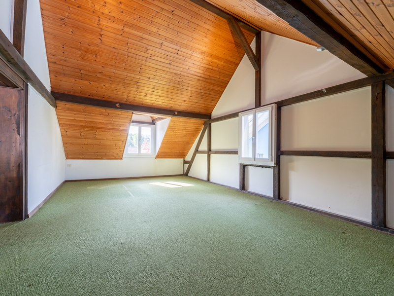 Maison d'angle mitoyenne de 8.5 pièces à Rüttenen - Chambre