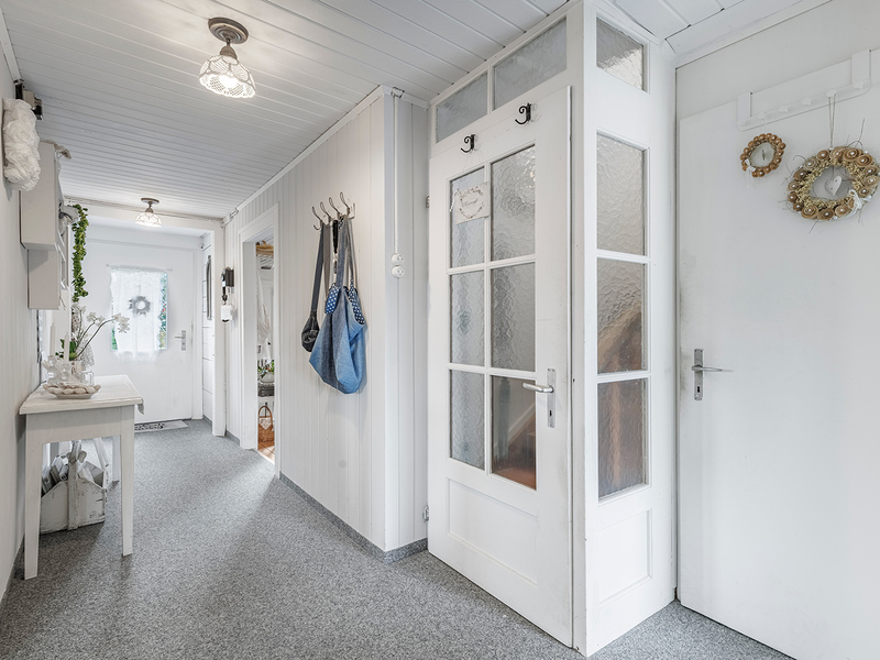 9-Zimmer Einfamilienhaus in Flerden - Korridor