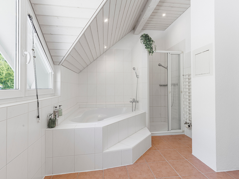 Maison individuelle de 6.5 pièces à Krummenau - Salle de bain