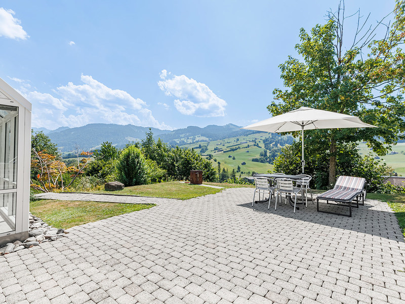 Maison individuelle de 6.5 pièces à Krummenau - Surfaces extérieures