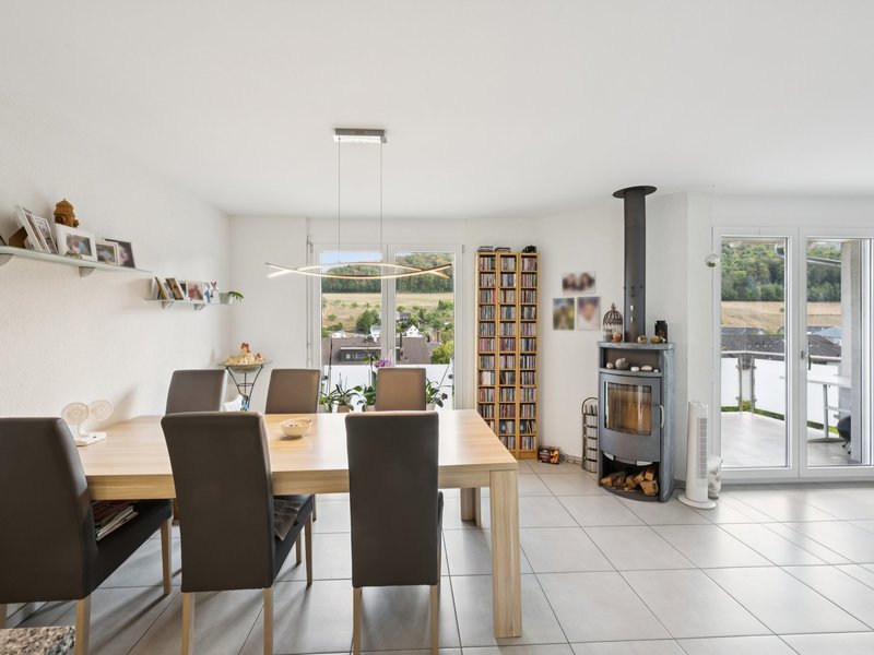 Maison individuelle de 6.5 pièces à Hölstein - Séjour et salle à manger