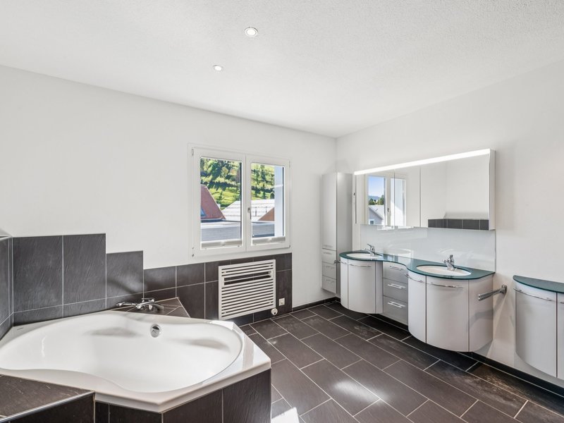 Duplex de 7.5 pièces à Einsiedeln - Salle de bain