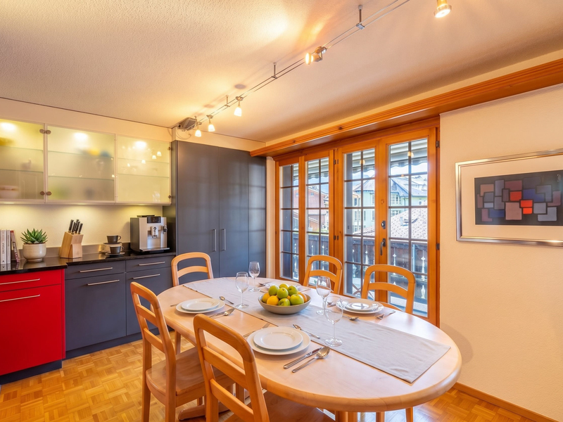 Appartement de 4.5 pièces à Zweisimmen - Séjour et salle à manger
