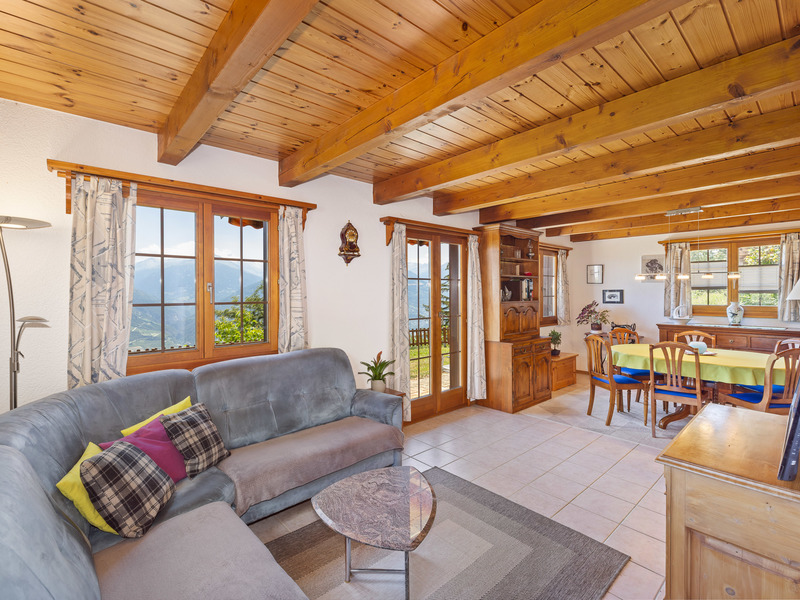 Maison individuelle de 4.5 pièces à Arbaz - Séjour et salle à manger
