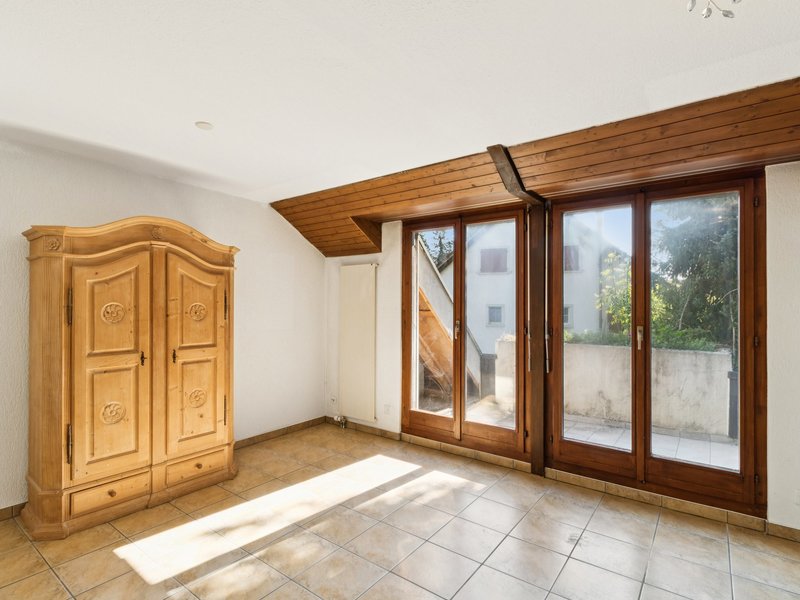 4.5-Zimmer Doppelhaushälfte in Oberembrach - Zimmer