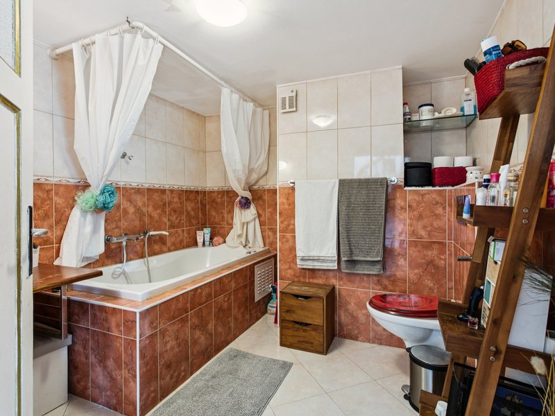 Immeuble collectif à Rue - Salle de bain