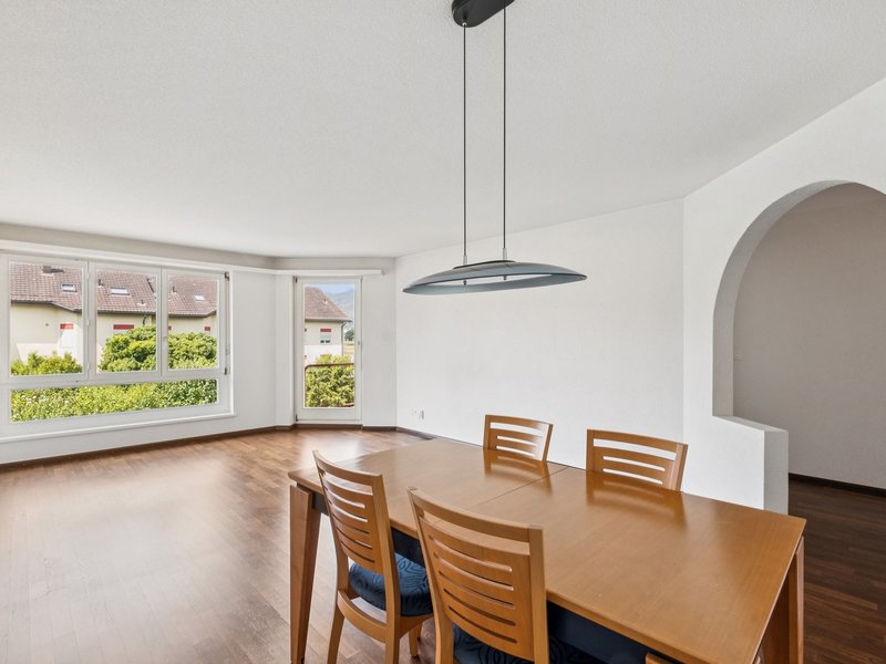 3.5-Zimmer Wohnung in Gunzgen - Wohn- und Essbereich