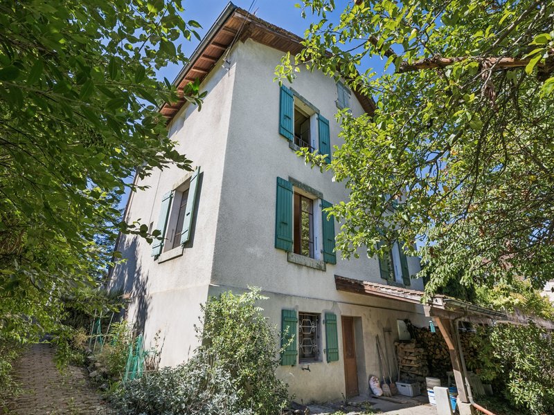Maison individuelle de 8 pièces à La Plaine - &nbsp;