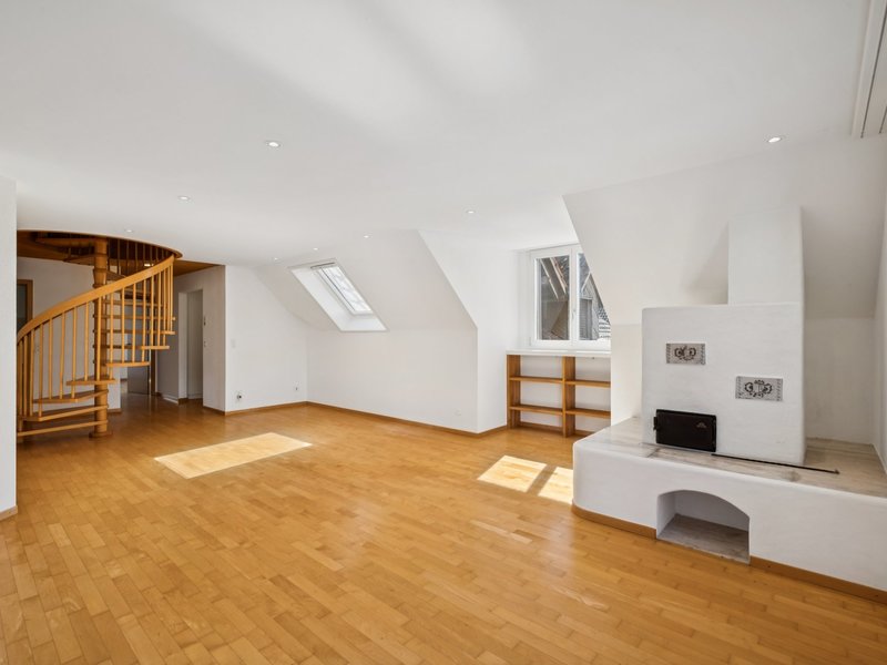 Duplex de 7.5 pièces à Aesch - Séjour