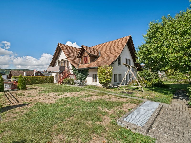 Duplex de 7.5 pièces à Aesch - Surfaces extérieures