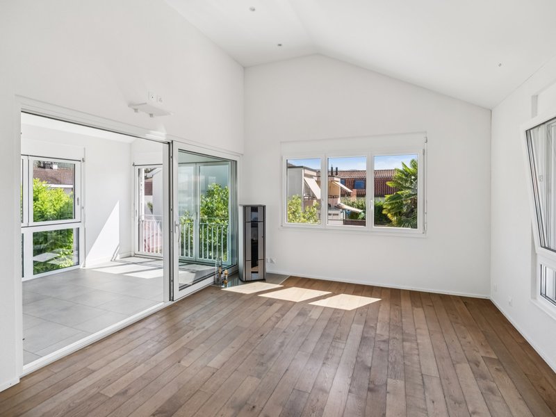 7-Zimmer Einfamilienhaus in Aesch - Wohnbereich