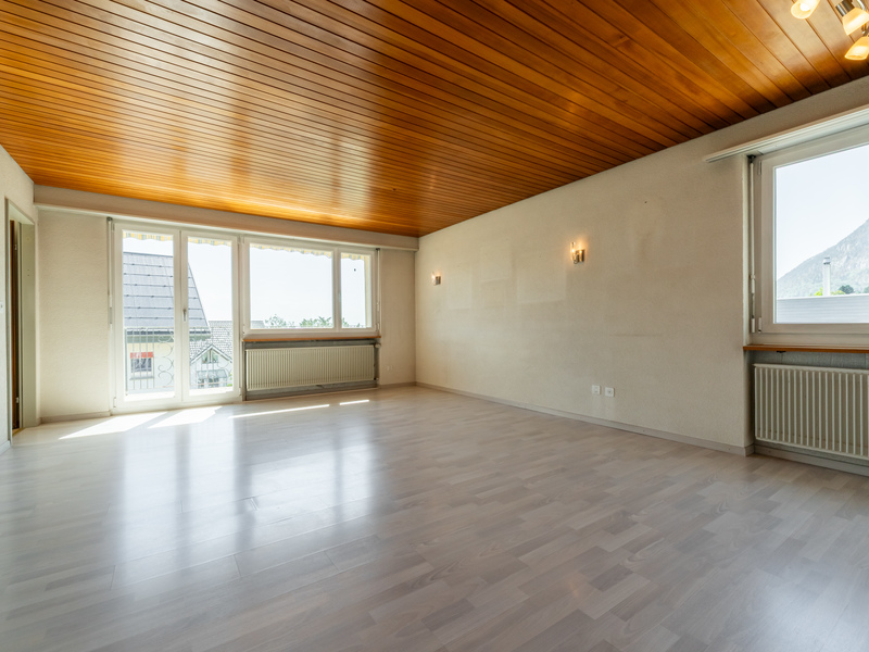 Maison individuelle de 6.5 pièces à Günsberg - Séjour et salle à manger