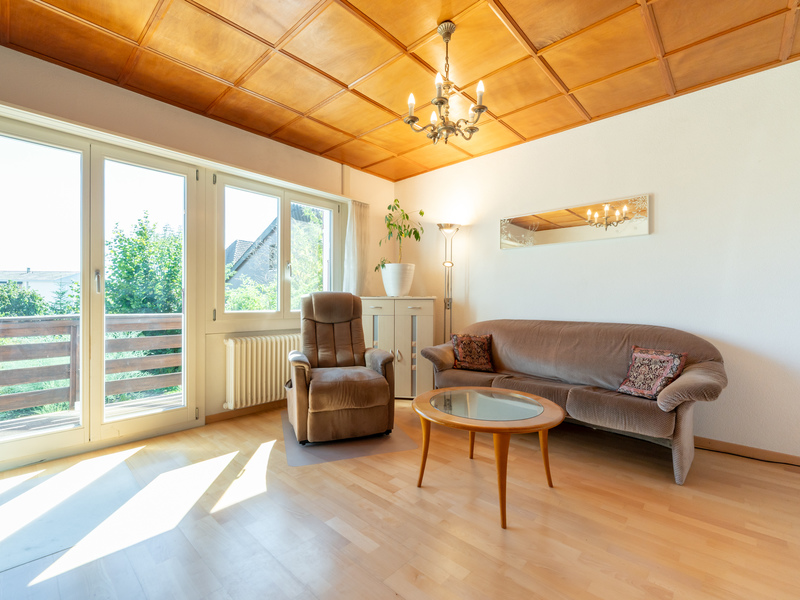 Maison individuelle de 6.5 pièces à Bellach - Séjour