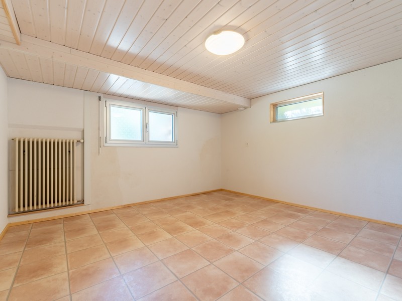 Maison individuelle de 6.5 pièces à Bellach - Chambre