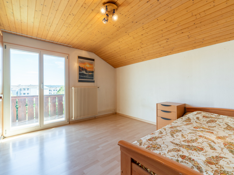 Maison individuelle de 6.5 pièces à Bellach - Chambre
