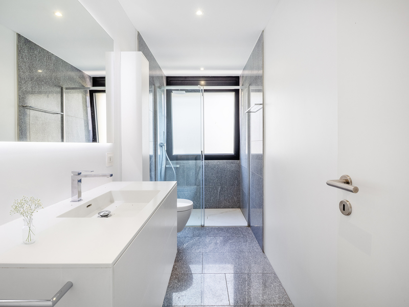 Appartement en terrasse de 4.5 pièces à Biasca - Salle de bain