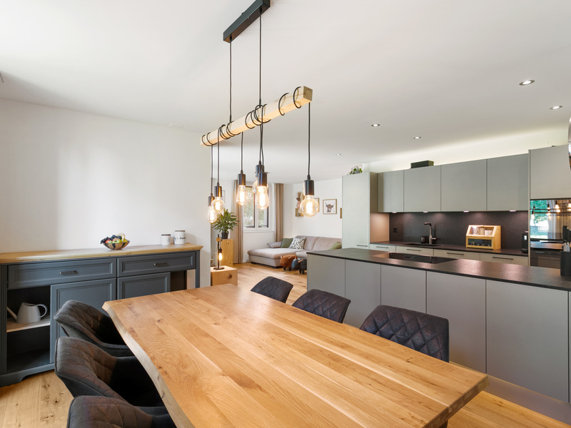 Appartement de 4.5 pièces à Winden - Séjour et salle à manger