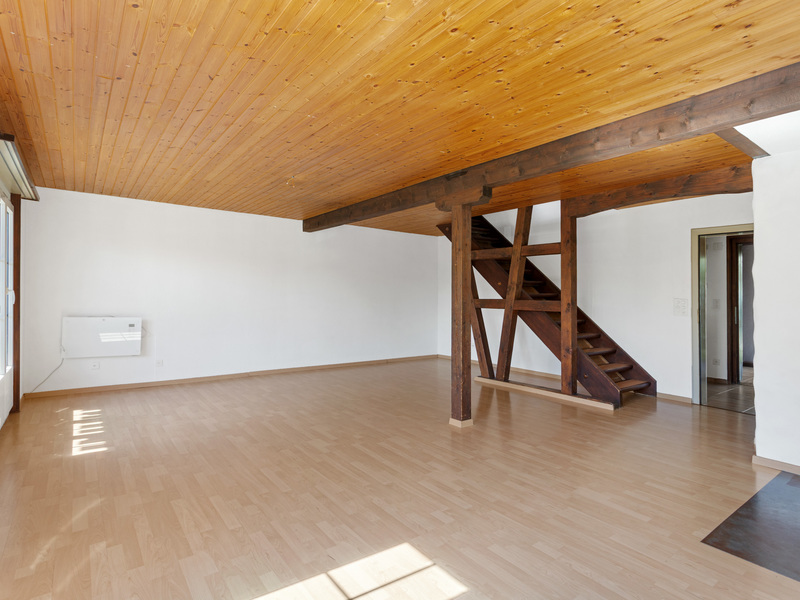 Moitié de maison jumelle de 6.5 pièces à Salmsach - Séjour