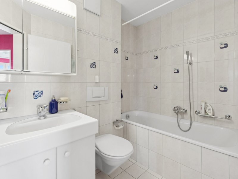 4.5-Zimmer Wohnung in Neuenhof - Badezimmer