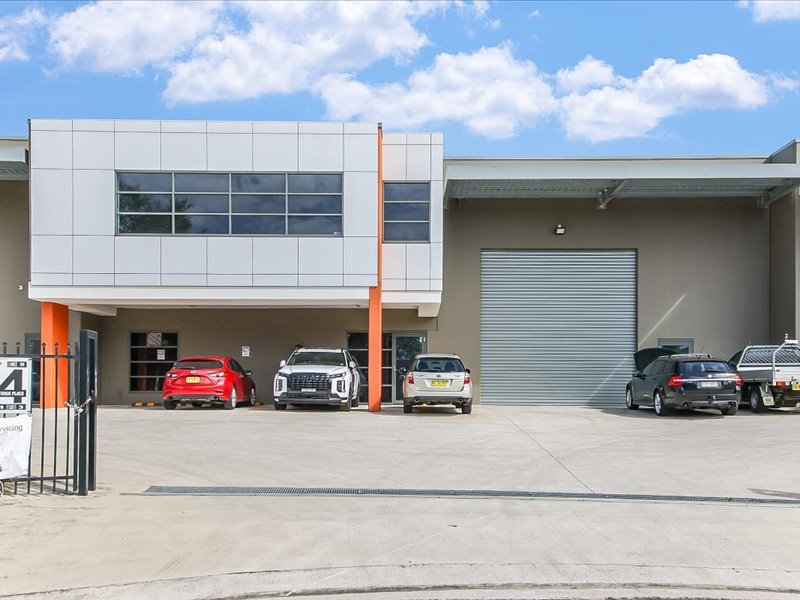2/4 Forge Place, Narellan