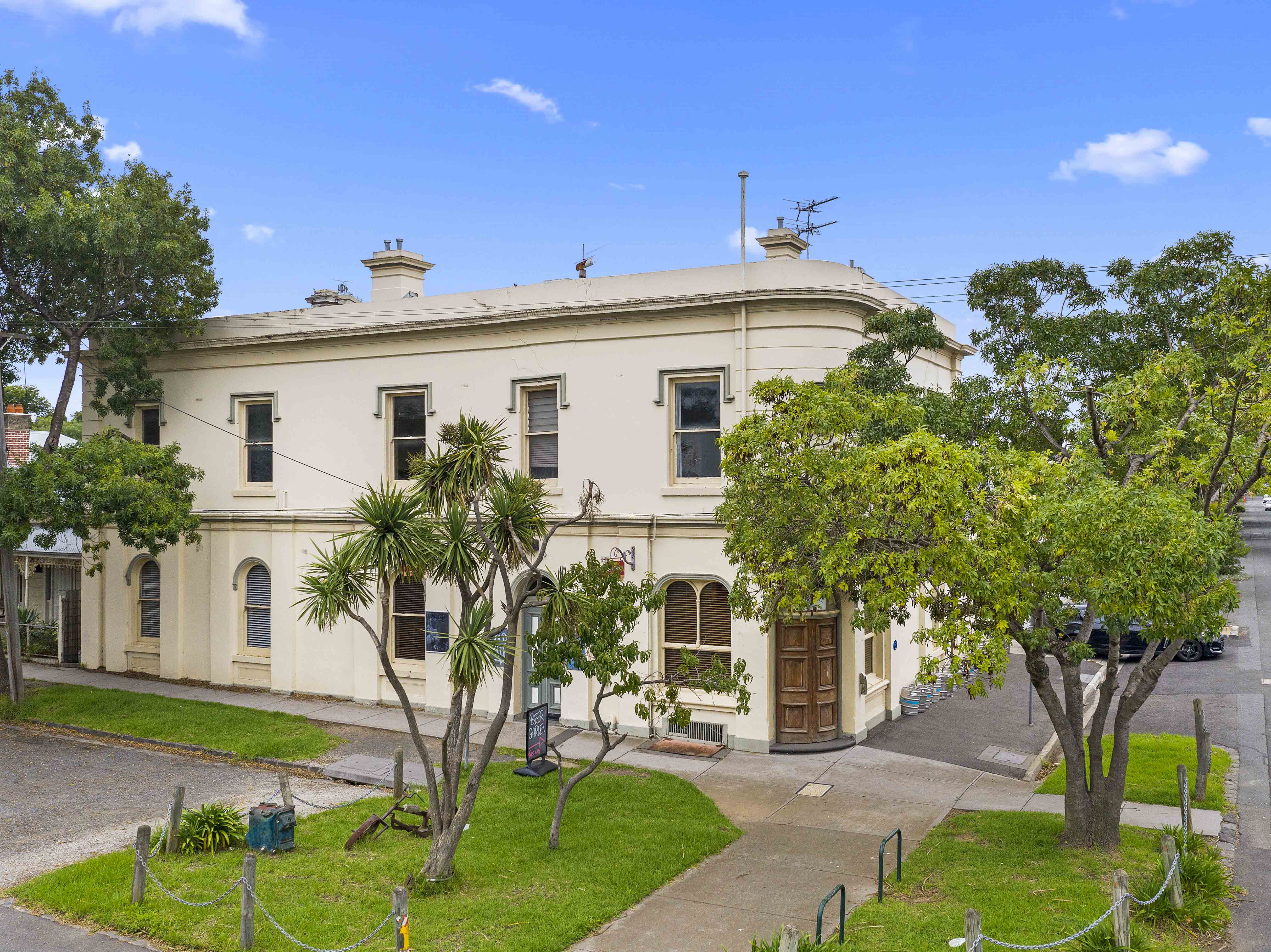 A True Williamstown Icon The Stags Head Hotel Burgess Rawson