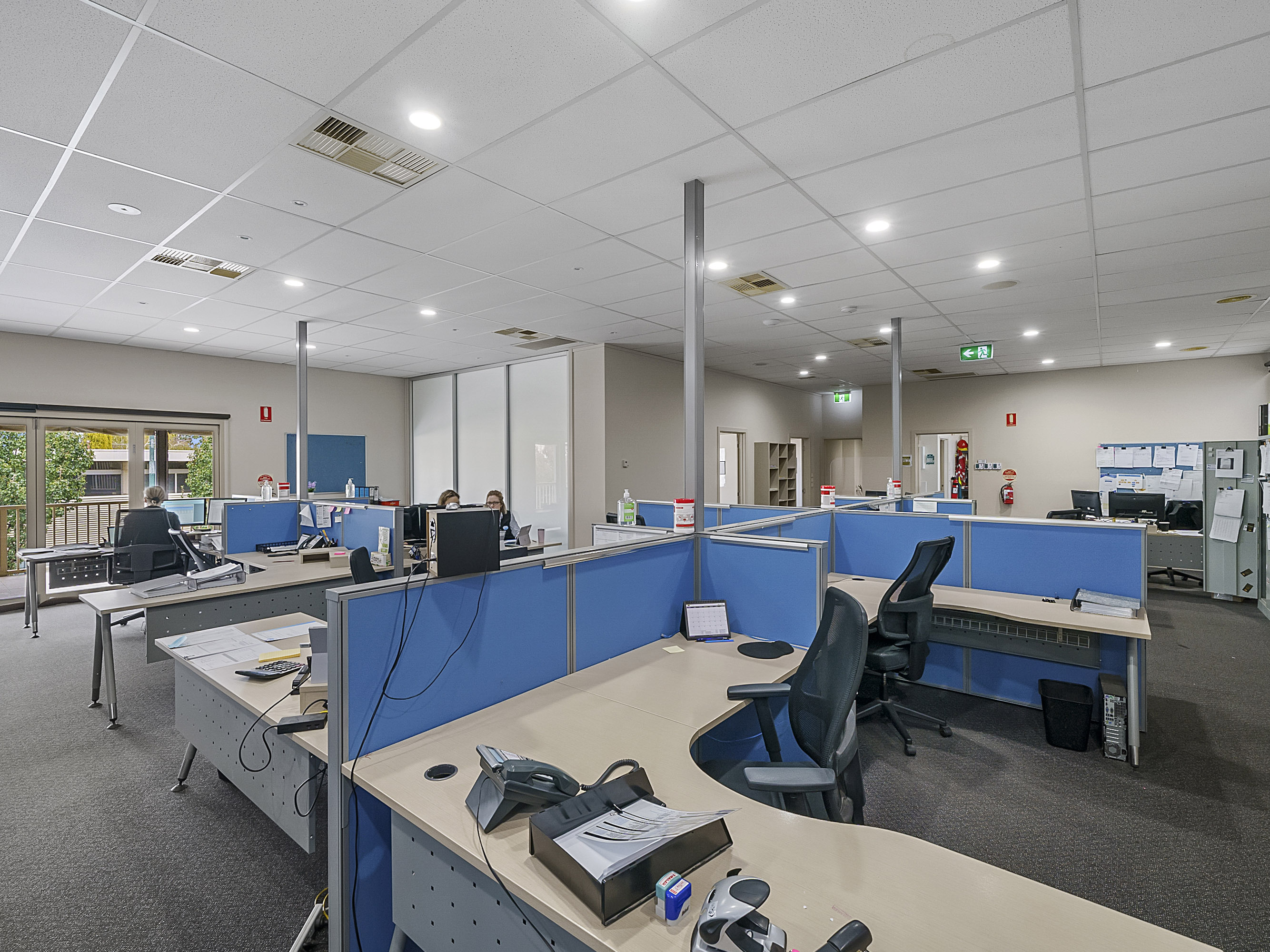 Bendigo Bank Anchored Retail Complex Between Woolworths & Kmart