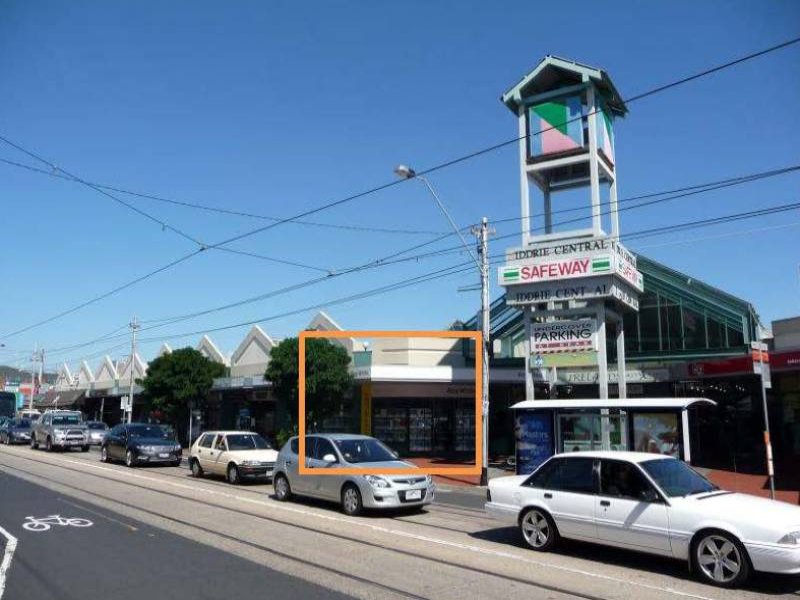 Prime Shop at entrance to Niddrie Central Burgess Rawson