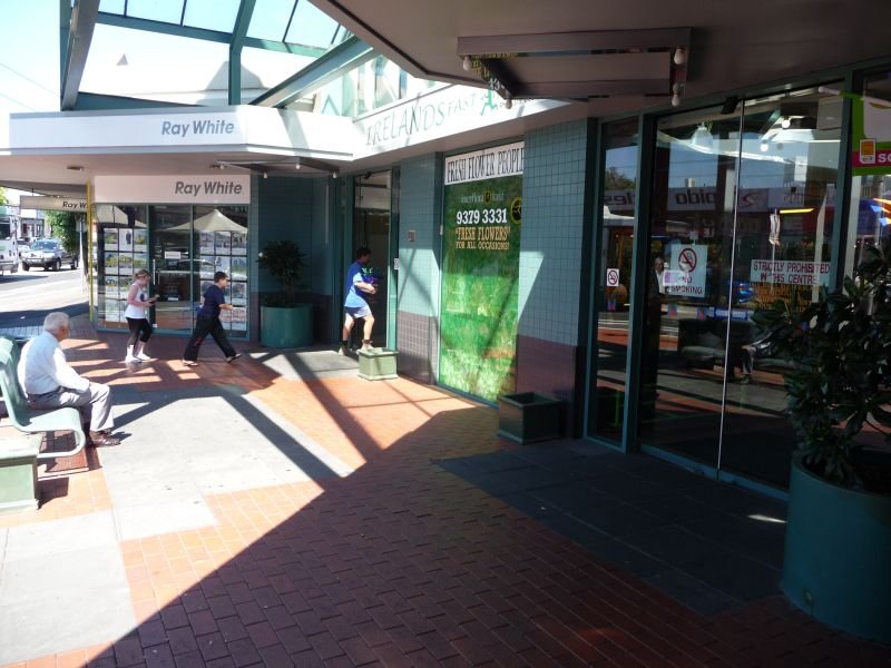 Prime Shop at entrance to Niddrie Central Burgess Rawson