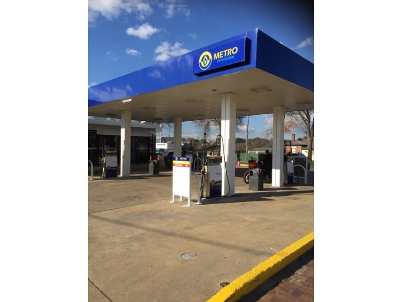 TENTERFIELD NSW_Metro Servo Burgess Rawson