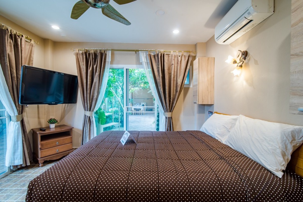 4 Bedroom Townhouse in Central Hua Hin Soi 94 Property Solutions