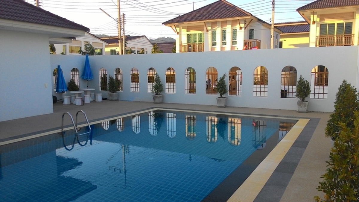 4 Bedroom Townhouse in Central Hua Hin Soi 94 Property Solutions