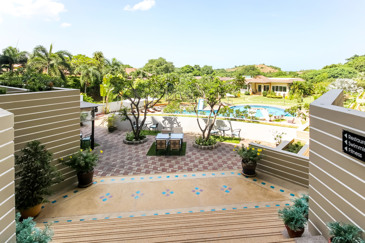 Searidge Beautiful 3 Bedroom Condo With Great Views Property