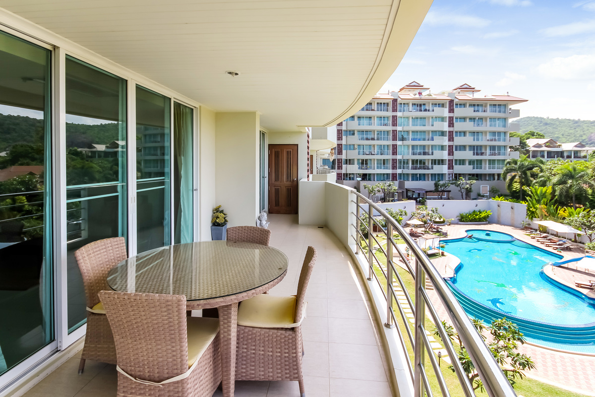 Searidge Beautiful 3 Bedroom Condo With Great Views Property