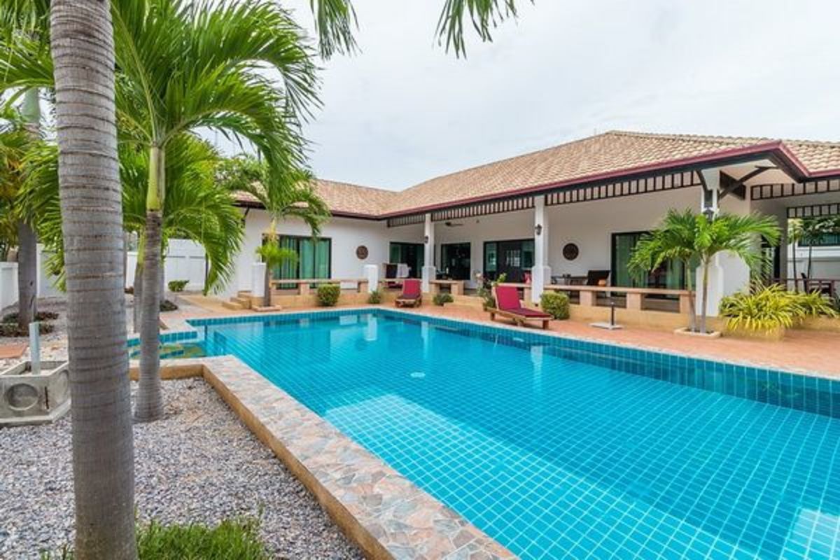 Modern 5 Bedroom Pool Villa Luxury Hua Hin Property Co., Ltd