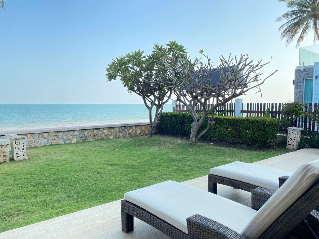 Amazing 4 Bed, Absolute Beachfront Villa in Cha Am Luxury Hua Hin